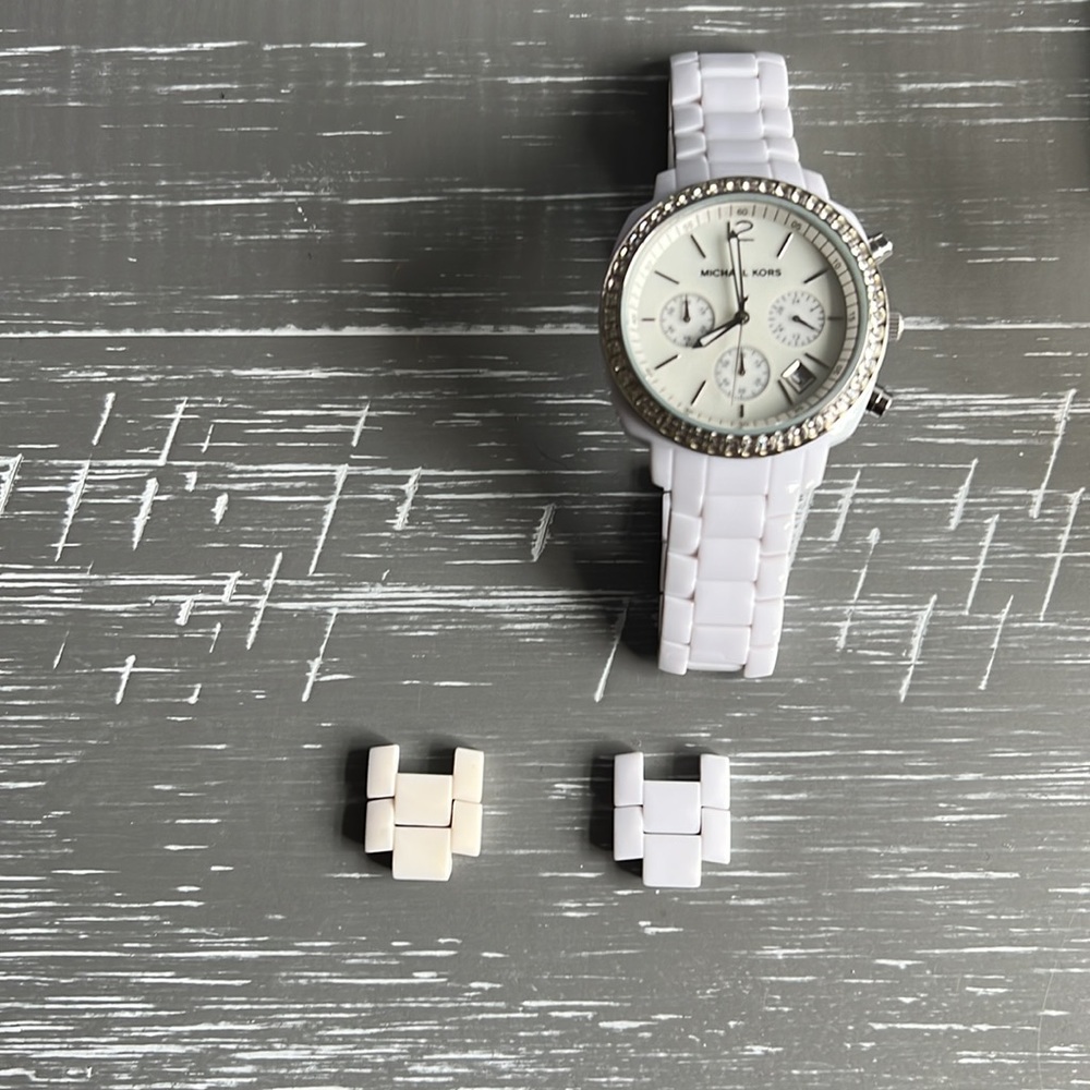 michael kors watch - Picture 4 of 5